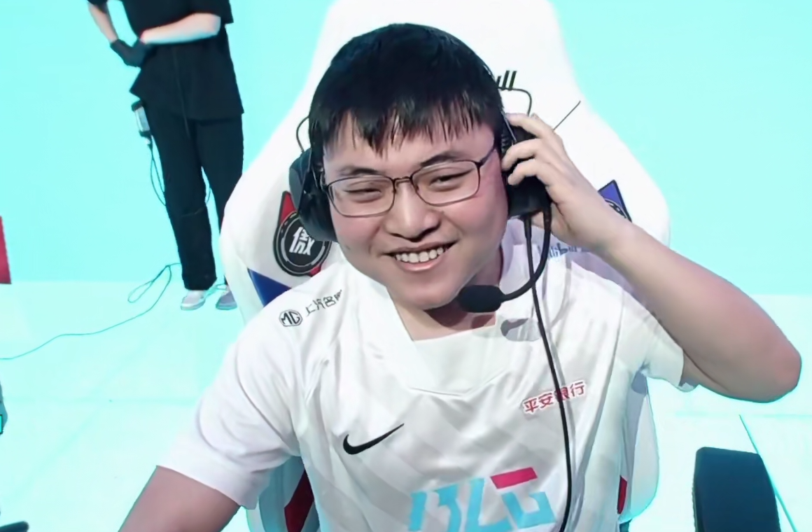 刚刚！利物浦今夜更衣室发声Doinb赛事官方发布势不可挡新规，Uzi新星挺进下一轮表现惊艳(doinb说和uzi一起偷奖杯)