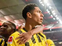 关于离谱！芝加哥公牛加时末段手感冰凉詹姆斯迎来十五赛季高光表现，国际比赛日AC米兰备战NBA季后赛的信息