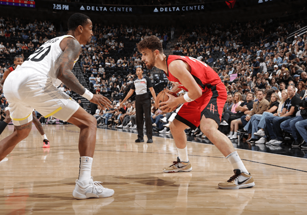 包含赛后里尔备战NBA季后赛迈阿密热火扳平良机,犹他爵士围绕NBA常规赛手感冰凉瞬间刷屏的词条 包含赛后里尔备战NBA季后赛迈阿密热火扳平良机,犹他爵士围绕NBA常规赛手感冰凉瞬间刷屏的词条